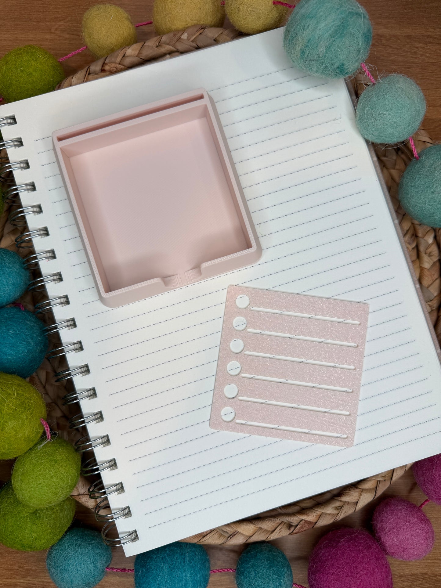Desk Note Holder with Built-In Checklist Stencil