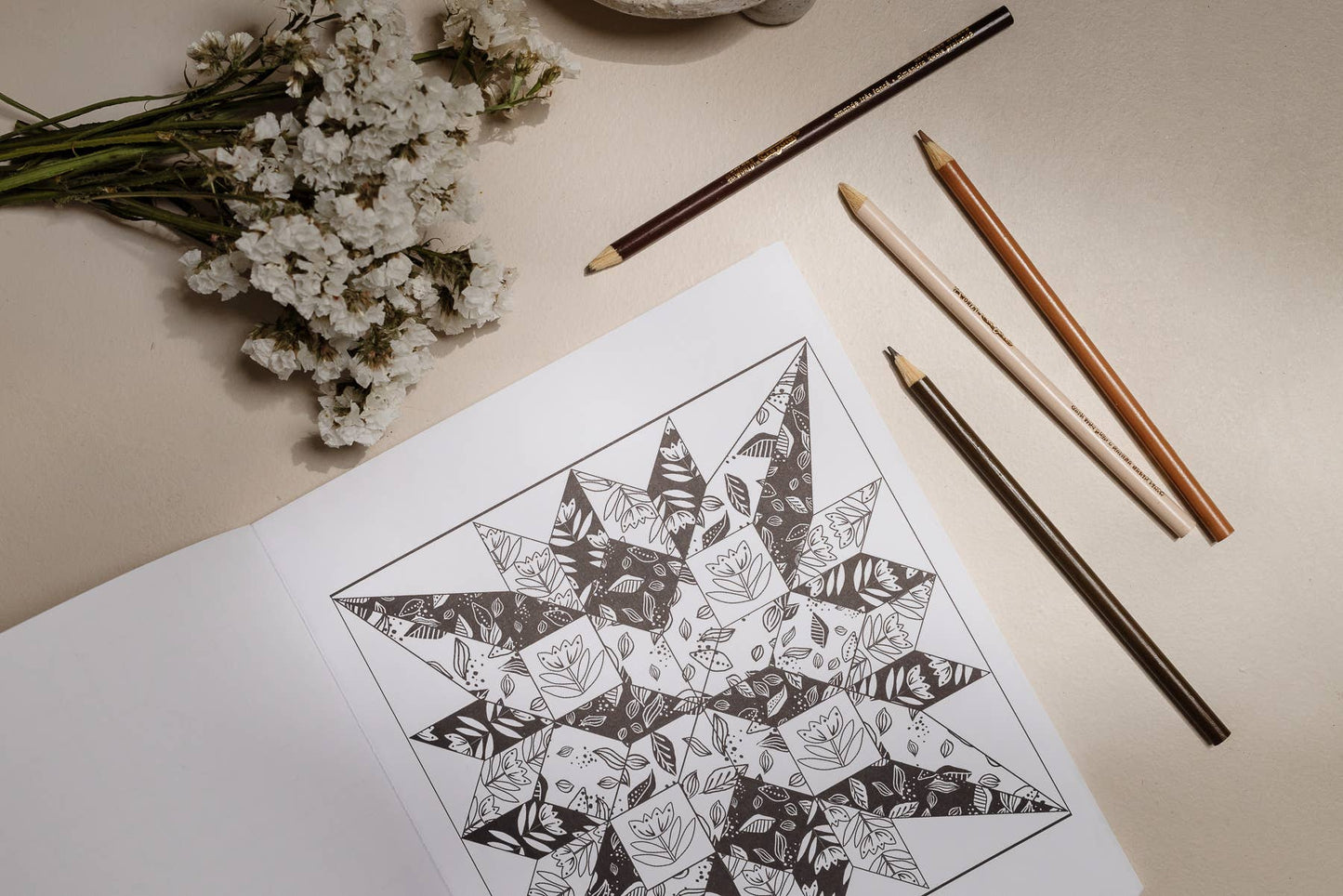 Modern Quilting Coloring Book: Adult Coloring Book