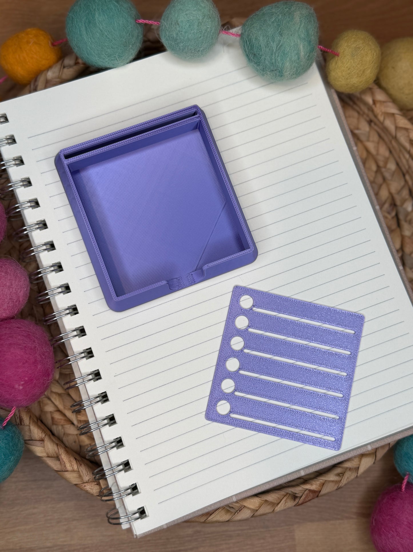 Desk Note Holder with Built-In Checklist Stencil